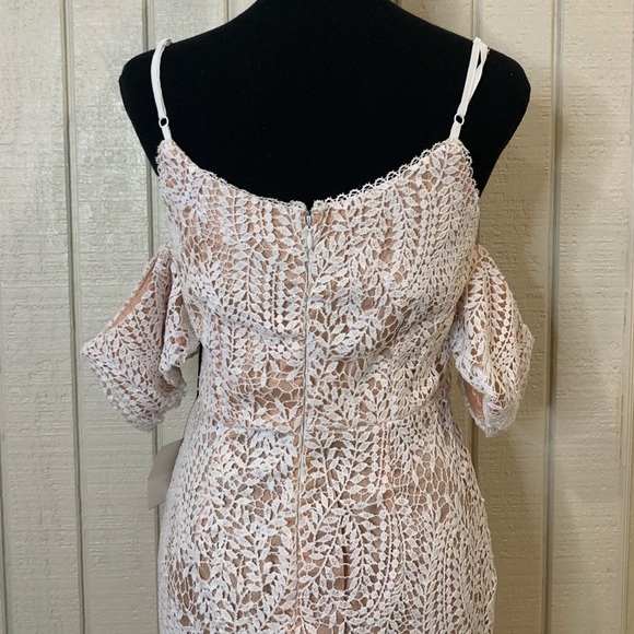 Lulu’s Entranced By You Lace Cold Shoulder Bodycon Dress, size small. NWT. - Picture 6 of 9